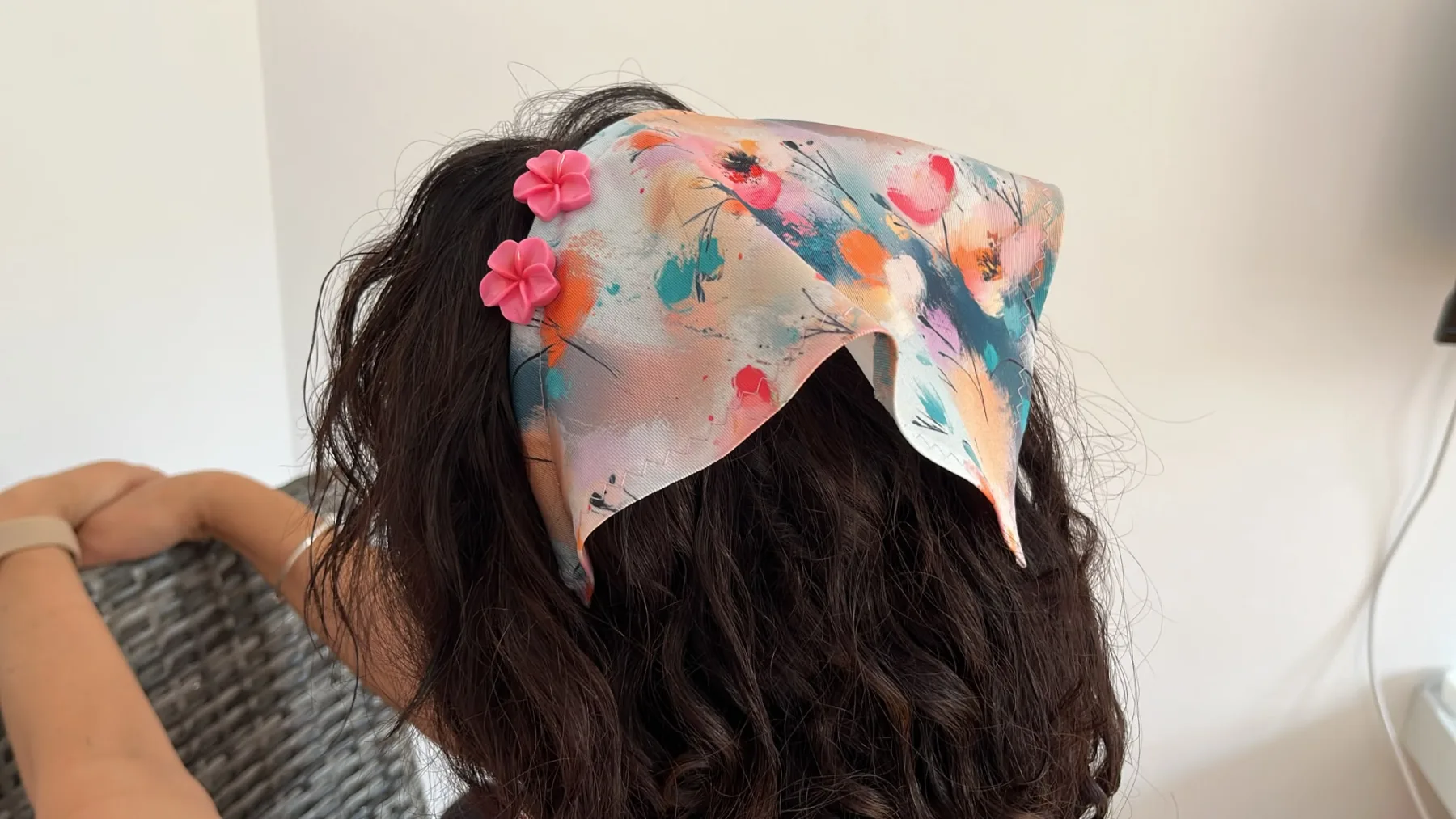 Batic Lung Floral Pastel cu Floare Roz