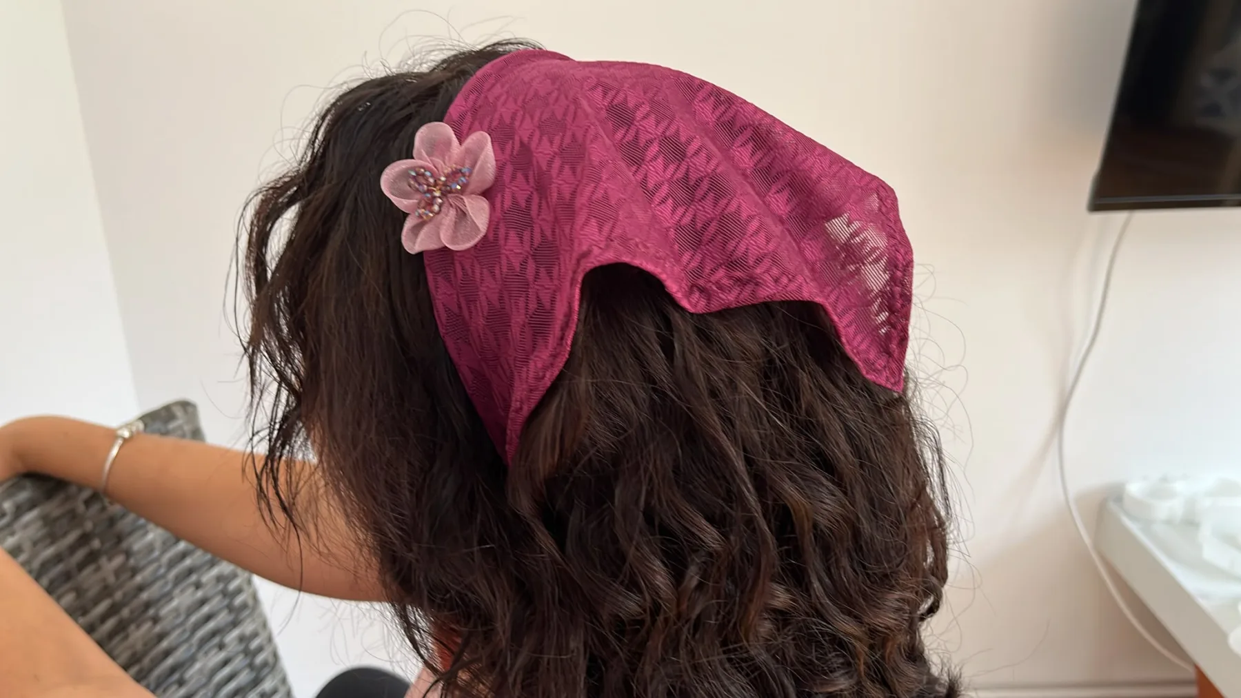 Batic Lung Fucsia Texturat cu Floare